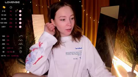 Lana online show from 11/11/25, 02:22