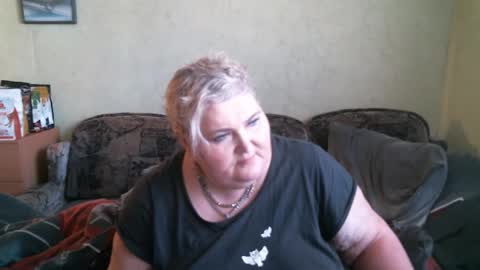 lanacat555 online show from 03/09/25, 12:53