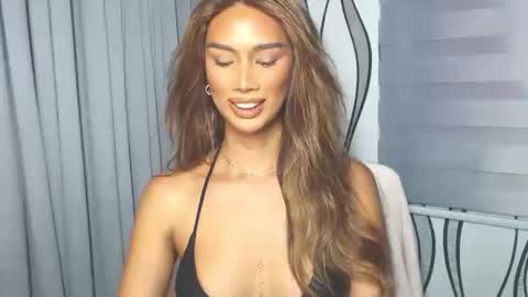 Snapshot of lanadel_hilton chatting on 01/26/25, 12:05 Lana online show from 01/26/25, 12:05