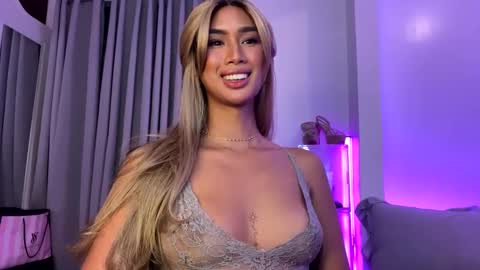 Snapshot of lanadel_hilton chatting on 03/07/25, 04:57 Lana online show from 03/07/25, 04:57