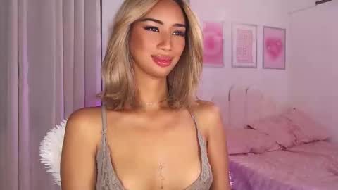 Snapshot of lanadel_hilton chatting on 09/12/25, 02:22 Lana online show from 09/12/25, 02:22