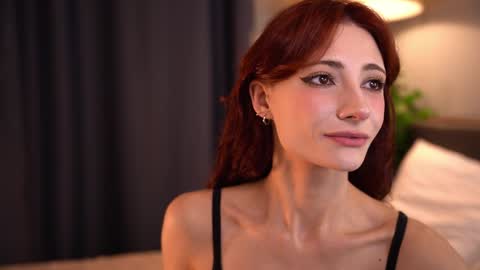 Lauretta online show from 01/25/25, 05:40