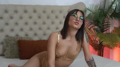lanajenner online show from 04/16/26, 08:37