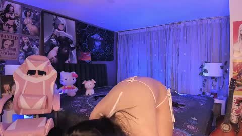 Snapshot of lanakyutt chatting on 01/12/25, 02:45 L A N A online show from 01/12/25, 02:45