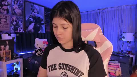 Snapshot of lanakyutt chatting on 01/19/25, 12:28 L A N A online show from 01/19/25, 12:28