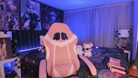 Snapshot of lanakyutt chatting on 01/22/25, 03:52 L A N A online show from 01/22/25, 03:52