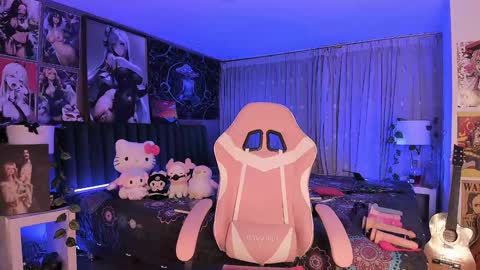 Snapshot of lanakyutt chatting on 01/23/25, 02:55 L A N A online show from 01/23/25, 02:55