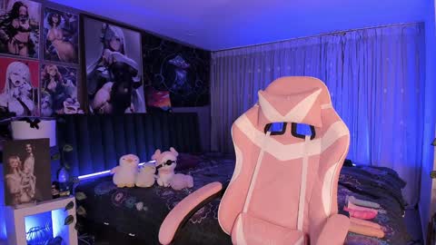Snapshot of lanakyutt chatting on 02/02/25, 02:38 L A N A online show from 02/02/25, 02:38