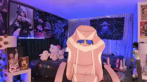 Snapshot of lanakyutt chatting on 03/06/25, 08:48 L A N A online show from 03/06/25, 08:48