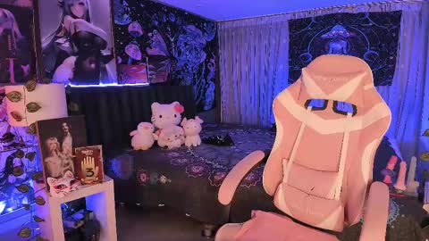 Snapshot of lanakyutt chatting on 03/08/25, 04:56 L A N A online show from 03/08/25, 04:56