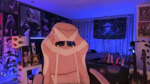 Snapshot of lanakyutt chatting on 03/09/25, 01:14 L A N A online show from 03/09/25, 01:14