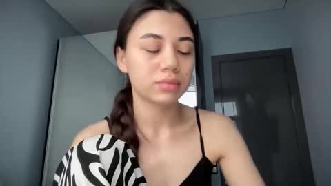 Snapshot of lanalandd chatting on 11/26/25, 01:12 Lana online show from 11/26/25, 01:12