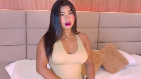 Lana online show from 10/06/25, 07:22