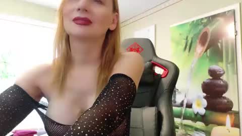 Lana online show from 02/10/25, 07:47