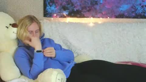 LanaviSmith online show from 11/06/25, 06:03