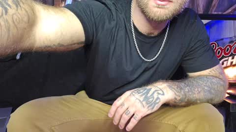 Snapshot of lancehardwood222 chatting on 01/17/25, 01:25 LANCE online show from 01/17/25, 01:25