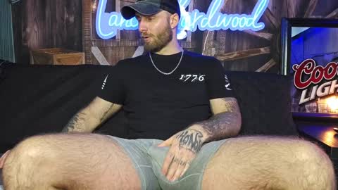 Snapshot of lancehardwood222 chatting on 02/06/25, 01:27 LANCE online show from 02/06/25, 01:27