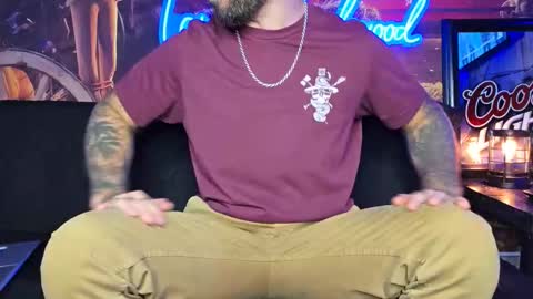 Snapshot of lancehardwood222 chatting on 10/11/25, 12:21 LANCE online show from 10/11/25, 12:21