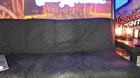 Snapshot of lancehardwood222 chatting on 10/12/25, 12:31 LANCE online show from 10/12/25, 12:31