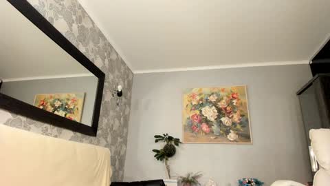 Snapshot of land_of_sweets chatting on 02/06/25, 09:06 land_of_sweets online show from 02/06/25, 09:06