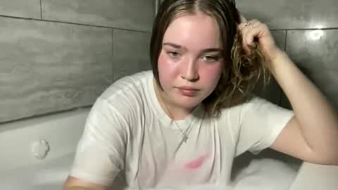 Snapshot of lanelizzie348 chatting on 04/14/26, 01:11 lanelizzie348 online show from 04/14/26, 01:11