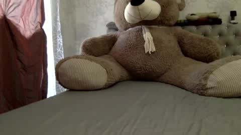 Snapshot of langoria chatting on 06/12/26, 01:10 langoria online show from 06/12/26, 01:10