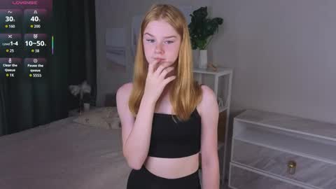Snapshot of laniehohenberger chatting on 06/07/26, 01:21 Hello everyone Im Gena online show from 06/07/26, 01:21