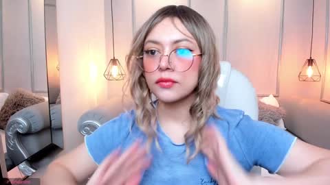 Snapshot of lanna18_ chatting on 12/30/24, 11:48 Lanna online show from 12/30/24, 11:48