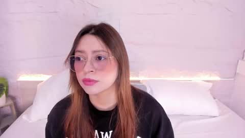 Lanna online show from 12/19/25, 11:50