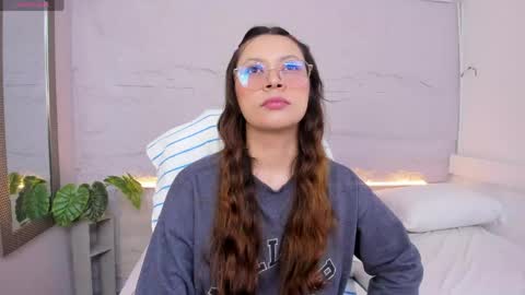 Snapshot of lanna_18_ chatting on 04/27/26, 11:52 Lanna online show from 04/27/26, 11:52