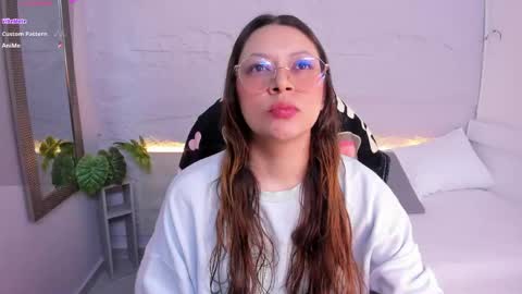 Snapshot of lanna_18_ chatting on 05/18/26, 11:38 Lanna online show from 05/18/26, 11:38