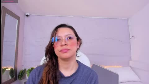 Snapshot of lanna_18_ chatting on 05/27/26, 11:51 Lanna online show from 05/27/26, 11:51