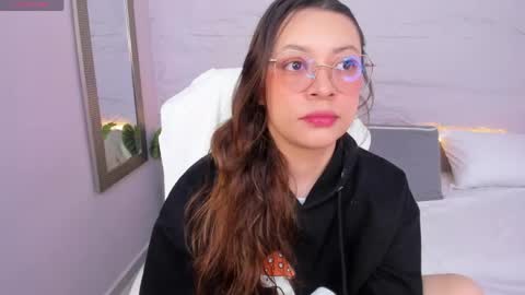 Snapshot of lanna_18_ chatting on 05/28/26, 11:51 Lanna online show from 05/28/26, 11:51