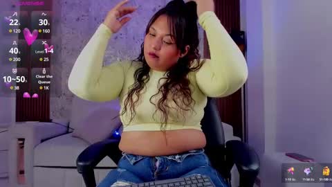 Snapshot of lanna__hot chatting on 03/11/25, 08:42 online show from 03/11/25, 08:42