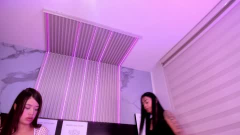 lanna_as online show from 04/11/26, 07:45