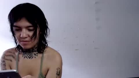 Snapshot of lannie_gonzales chatting on 12/26/24, 03:42 LANNIE online show from 12/26/24, 03:42