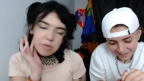 Snapshot of lannie_gonzales chatting on 01/02/25, 01:27 LANNIE online show from 01/02/25, 01:27