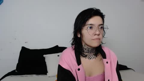 Snapshot of lannie_gonzales chatting on 01/16/25, 08:25 LANNIE online show from 01/16/25, 08:25