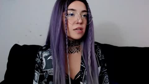 Snapshot of lannie_gonzales chatting on 01/19/25, 07:04 LANNIE online show from 01/19/25, 07:04