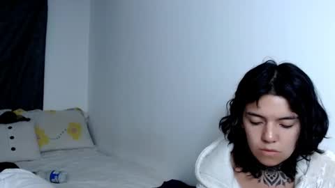 Snapshot of lannie_gonzales chatting on 02/19/25, 11:46 LANNIE online show from 02/19/25, 11:46