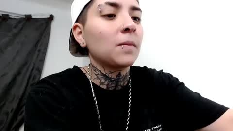 Snapshot of lannie_gonzales chatting on 03/05/25, 12:59 LANNIE online show from 03/05/25, 12:59