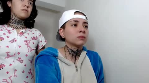 Snapshot of lannie_gonzales chatting on 03/06/25, 03:02 LANNIE online show from 03/06/25, 03:02