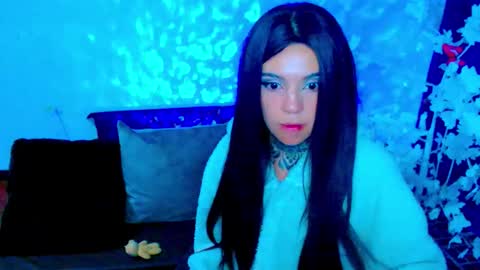 Snapshot of lannie_gonzales chatting on 09/26/25, 02:04 LANNIE online show from 09/26/25, 02:04