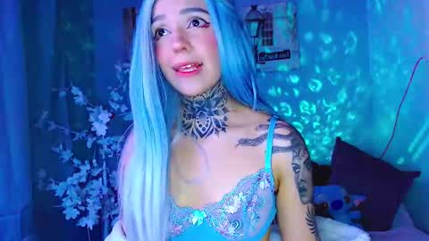 Snapshot of lannie_gonzales chatting on 10/28/25, 10:12 LANNIE online show from 10/28/25, 10:12