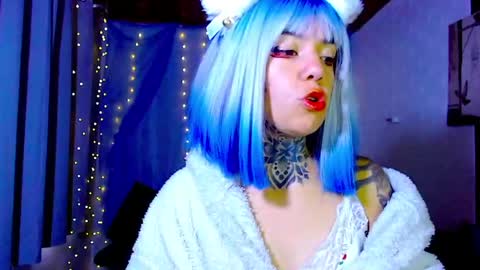 Snapshot of lannie_gonzales chatting on 05/06/26, 12:43 LANNIE online show from 05/06/26, 12:43