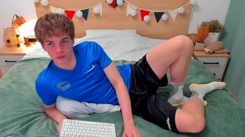 Fandi online show from 11/12/25, 07:09