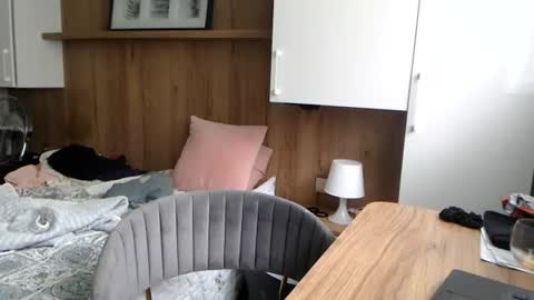 Snapshot of lantti chatting on 06/17/26, 09:34 lantti online show from 06/17/26, 09:34