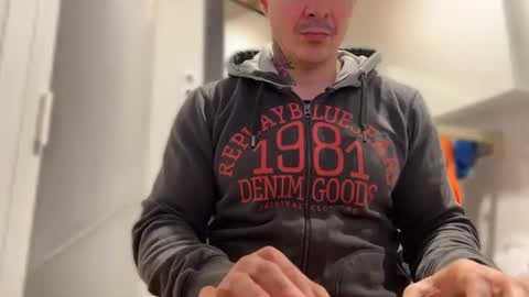 Snapshot of lanzarote6 chatting on 01/30/25, 08:43 BDSM online show from 01/30/25, 08:43