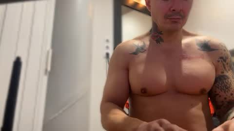 Snapshot of lanzarote6 chatting on 03/06/25, 02:51 BDSM online show from 03/06/25, 02:51