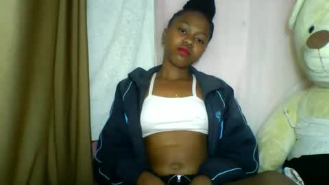 lara_belle online show from 05/19/26, 02:18